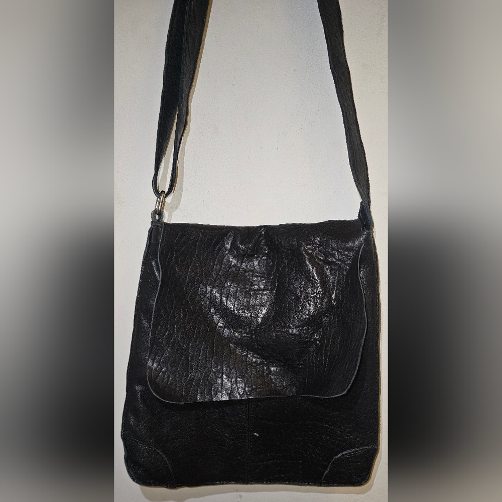 Maxon Collection Elegant Black Leather Shoulder Bag
